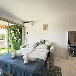 In Near Cannes And Antibes Appartement *