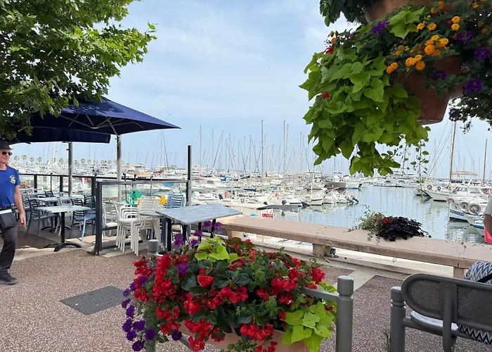 In Near Cannes And Antibes Appartement Golfe-Juan